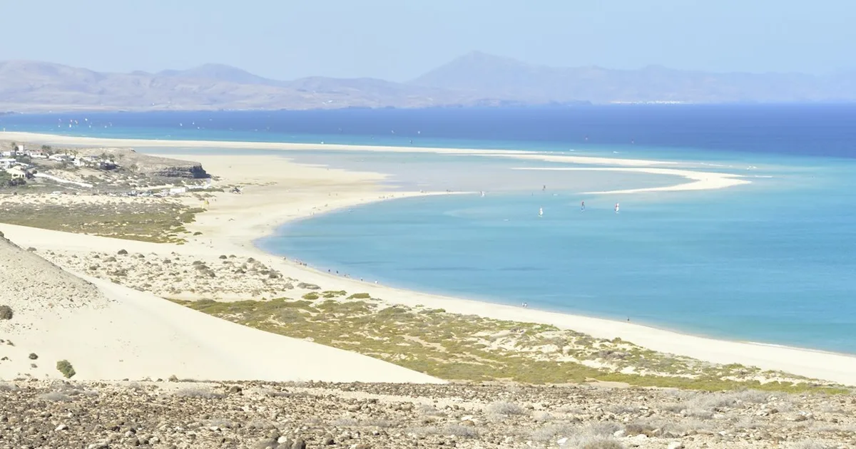 La plage et la lagune de Sotavento à Fuerteventura vues depuis Costa Calma